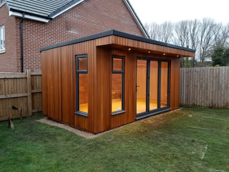 Small Garden Office Interior, Garden Office Exterior, Garden Office Ideas Interiors, Garden Building Ideas, Garden Cabin Ideas, Garden Summer House Ideas, Garden Office Ideas, House Garden Design, Small Garden Office