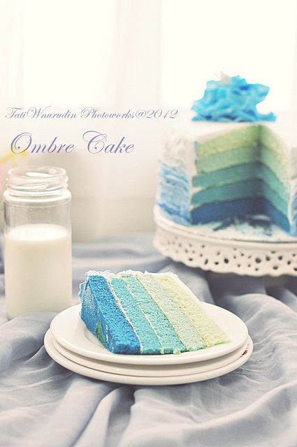 ombre blue cake by tatiwidarti nbs, via Flickr @Carolyn Levine Davies Ombre Blue Cake, Torte Frozen, Ombré Cake, Frozen Themed Birthday Party, Frozen Birthday Cake, Ombre Cake, Magic Cake, Blue Cakes, Frozen Cake