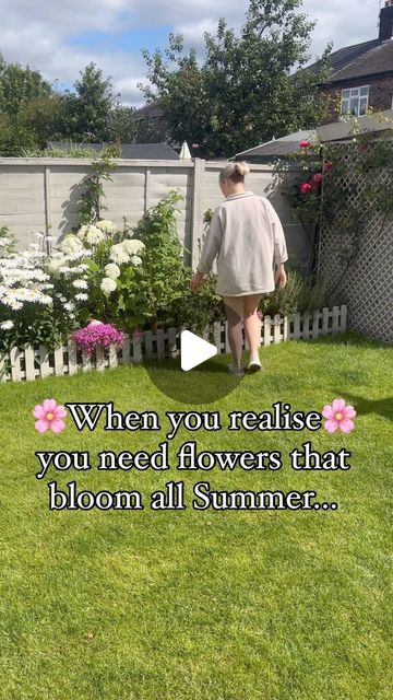 Stephanie Larbey on Instagram: "New Flowers 🌸

The poppies look beautiful when they are in full bloom but they don’t last very long and it leaves a big gap in this boarder. So I decided to plant some late Summer flowers to fill the space. 

Plant list: 
Salvia Lyrical White
Pink Snapdragon 🌸
Dianthus Scent First Memories 

Also in the boarder:
Annabelle Hydrangeas 
Leucanthemum x superbum 🌼 
Various roses 🌹" Hydrangea And Salvia, Spring Flowers Garden Landscaping, Rose And Hydrangea Garden, Flower Garden Ideas In Front Of House, White Salvia, Pink Snapdragon, Flowers In Garden, White Flowers Garden, Garden Front Of House