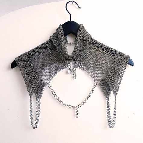 Falconiere Muscle Tee Silver-tone High Neck Harness - Etsy Joan Of Arc Costume, Chainmail Clothing, Woodstock Ny, Shoulder Jewelry, Fair Outfits, Chainmail Jewelry, Mode Crochet, Looks Party, Ropa Diy