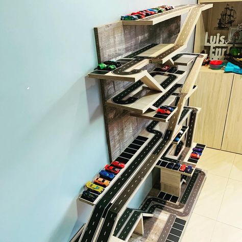 Hot Wheels Wall, Hot Wheels Storage, Hot Wheels Room, Wardrobe Interior, Multifunctional Furniture Small Spaces, Diy Bathroom Furniture, Convertible Furniture, Diy Furniture For Small Spaces, Pallet Furniture Living Room