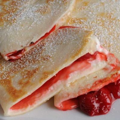 Cream Crepes, Butter Cake Cookies, Homemade Crepes, Macerated Strawberries, Strawberry Crepes, Cafe Delites, Strawberry Cream Cheese, Quesadilla Recipes, Strawberry Sauce