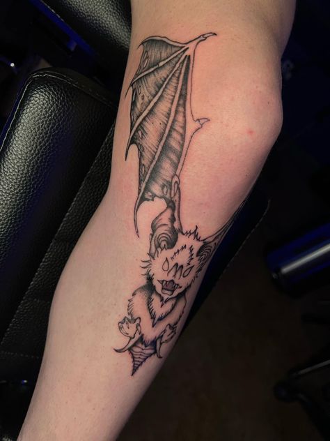 #bat #tattoo #kneetattoo #tattooforwomen #battattoo #kneetattooss #tattoos #tattoo #blackwork #tattoosforwomen #foryou #foryoupage #explore #explorepage #patchwork #tattooideas #tattooideasunique #fashion #uniquetattooideas #knee #bats #batart #womentattoos Bat Knee Tattoo, Hanging Bat, Bat Tattoo, Bat Art, Knee Tattoo, Blackwork Tattoo, Unique Tattoos, Dark Art, Blackwork