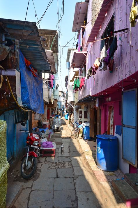 Dharavi Slum Mumbai Photography, Indian Slums, Mumbai Slums, Dharavi Mumbai, Modular Typography, Slum Area, Population Density, Bangalore City, India Street