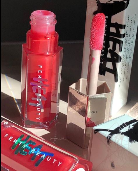 Makeup Fenty Beauty, Evening Eye Makeup, Makeup Tools Products, Lip Gloss Cosmetics, Eye Makeup Pictures, Bath And Body Works Perfume, Gloss Labial, Eye Makeup Designs, Fancy Makeup