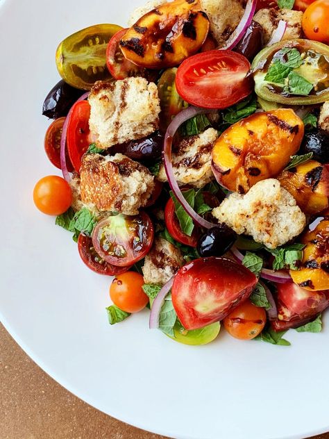 Summer Panzanella, Balsamic Peach, Balsamic Vinegar Recipes, Cherry Tomato Salad, Panzanella Salad, Peach Salad, Grilled Peaches, Summer Lunch, Summer Eating