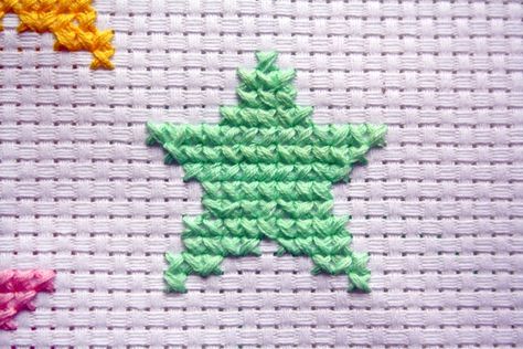 Crochet Christmas Star, Star Cross Stitch, Cross Stitch Beginner, Tiny Cross Stitch, 4 Baby, Xmas Cross Stitch, Mickey Christmas, Star Cross, Bead Embroidery Patterns