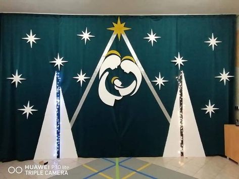 Christmas Stage Decorations, Advent Church Decorations, Recycled Christmas Decorations, Nativity Scene Display, Church Christmas Decorations, Christmas Classroom Door, Christmas Stage, Diy Christmas Lights, Christmas Church