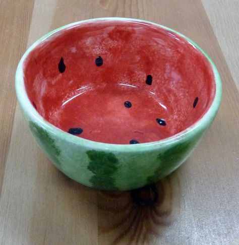 Painting On Bowl, Fruit Ceramic Bowls, Ceramic Bowl Designs Paint, Painting Ideas On Mugs, Pottery Decoration Ideas, Clay Summer Ideas, Painting Bowls Ideas, Pottery Painting Fruit Bowl, Bowl Ideas Ceramic