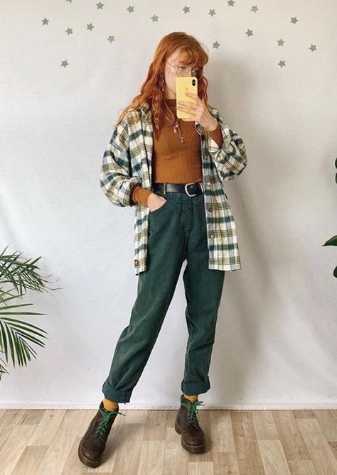 Jeans Aesthetic, Look 80s, Art Mom, Outfit Art, Mode Grunge, Mode Hippie, Mom Jeans Outfit, Pastel Outfit, Outfit Black