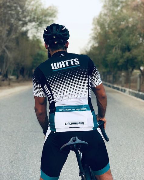 Very satisfied with this printed jersey!  haha I guess thats also need to do with my clients fit body shape Custom Jersey Design, Bike Jersey Design, Cycle Jersey, Cycling Jersey Design, Mens Blazers, Bicycle Jersey, Cycling Design, Design Jersey, Custom Cycles