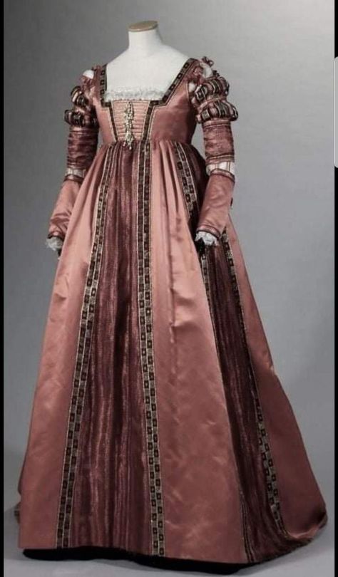 Gaun Abad Pertengahan, Tudor Dress, Fantasy Dresses, History Fashion, Medieval Dress, Vintage Gowns, Medieval Fashion, Old Fashion, Fantasy Dress