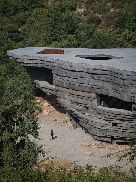 Layered Architecture, Dune Art, Outdoor Stage, Open Architecture, Stair Detail, Concrete Building, Outdoor Concert, Great Wall Of China, Landscape Plans