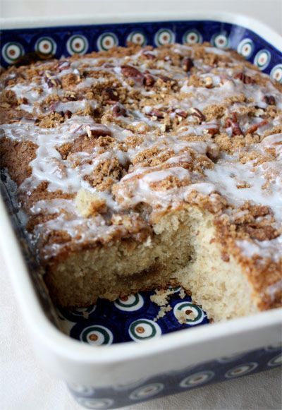 Homemade overnight coffee cake recipe. Perfect for the Christmas holiday with guest for brunch and breakfast. Overnight Coffee Cake, Breakfast Coffee Cake, Cake Breakfast, Coffee Cake Recipe, Skip To My Lou, House Guests, Cinnamon Coffee, Recipe Breakfast, Coffee Cakes