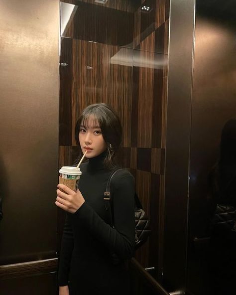 Moon Ga Young, Haircut Inspiration, Young Actresses, Korean Actresses, Photos Of Women, Actor Model, Korean Actress, True Beauty, Instagram Update