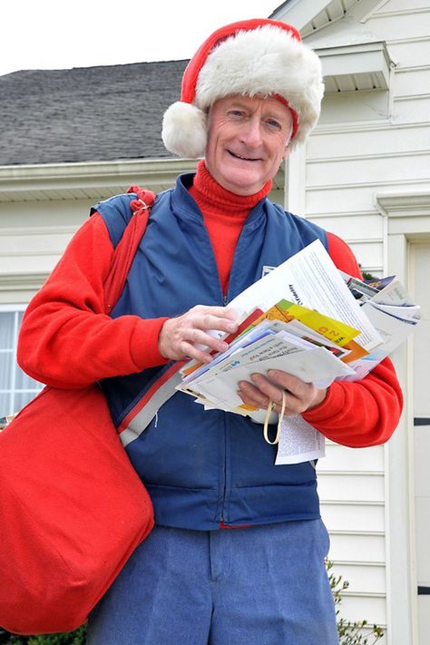 Learn about the proper gifts for the mailman. Some tokens of appreciation are prohibited, so what can you give to brighten a postal worker's day? Gift For Mail Carrier Christmas, Mailman Gifts, Mail Carrier Gift, Workers Day, Us Postal Service, Mail Carrier, Postal Worker, Cute Christmas Gifts, Package Delivery