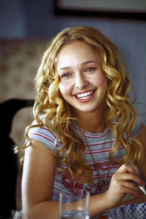 Raising Helen Raising Helen, Hayden Panettiere, Hair Color Shades, Pretty Ppl, Childhood Photos, Color Shades, American Actress, Fangirl, Musician