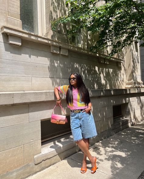 Living in colours 🍊 Are you a fan of Bermuda shorts? Have a lovely week ahead Beauties. 🤎 Bermuda Shorts Outfit Black Women, Bermuda Shorts Outfit, Outfit Black Women, Shorts Outfit, A Style, A Fan, Short Outfits, Bermuda Shorts, Black Women