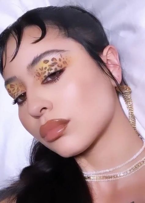 Alexa Damie, Cowgirl Makeup, Futuristic Makeup, Leopard Makeup, Angel Energy, Alexa Demie, Makeup Guide, Cute Makeup Looks, Editorial Makeup