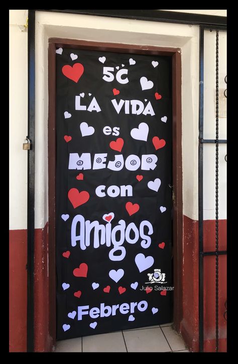 Ideas Amor Y Amistad, Valentines Door Decorations Classroom, Valentines Drawings, Valentines Day Accessories, Christmas Coloring Printables, Valentine Bulletin Boards, Valentines Day Art, Valentine Drawing, Valentines Vintage