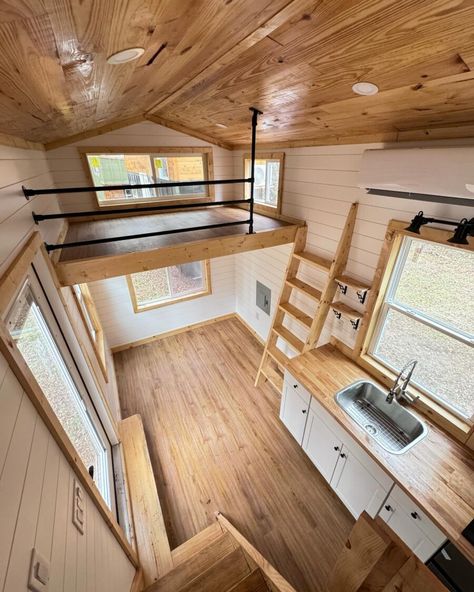 Rasa: Simplify Further Tiny House on Wheels Minimal Tiny House, Mini Chalet, Painting Shiplap, Tiny House Village, Tiny House Talk, Tiny House Loft, Backyard Studio, Tiny House Floor Plans, Sleeping Loft