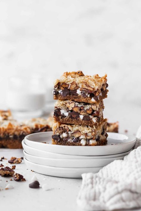 7 Layer Magic Bars (Vegan!) - Ai Made It For You 7 Layer Magic Bars, Peanut Butter Oatmeal Breakfast, Vegan Sweetened Condensed Milk, Peanut Butter Banana Oats, Vegan Dessert Bars, Eggless Cookie, Eggless Cookie Recipes, Egg Free Cookies, Salted Caramel Cupcakes