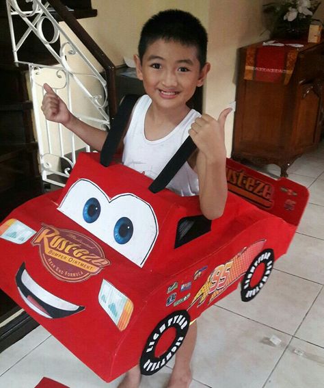 Lightning Mcqueen Diy Box Car, Diy Lightning Mcqueen Costume, Diy Lightning Mcqueen, Mcqueen Costume, Cars Halloween Costume, Lightning Mcqueen Costume, Car Costume, Cardboard Box Car, Cardboard Car