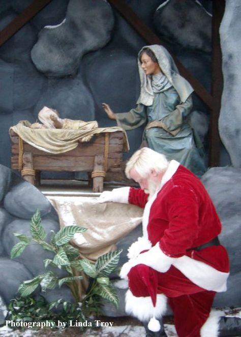 The real meaning of Christmas. Celebrating the birth of our Lord. I like what mom said, people should not worry about gifts and instead go back to the real meaning. Time with family praising our King. Being thankful for our many blessings. That's what I get so excited about each year. Our time together as a family. Santa Kneeling At Manger, Santa And Jesus, The Real Meaning Of Christmas, Real Meaning Of Christmas, Santa Claus Pictures, Christmas Christian, Santa Pictures, Illustration Noel, Merry Christmas Images