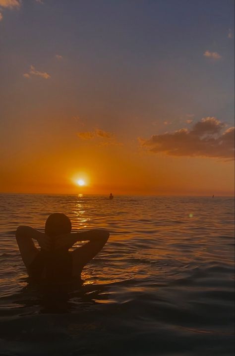 sunset swim ocean sky skyline clouds color water pic inspo aesthetic Sunset Swim Aesthetic, Sunset Swimming, Sunrise Swim, Sauble Beach, Manifesting 2024, Sunset Swim, Beach At Night, Swim Training, Insta Ideas