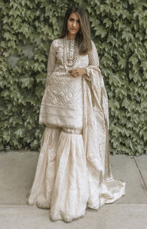 White And Gold Gharara Pakistani, White Gharara Simple, Ghrara Design Pakistani, Nikkah Dresses For Bride, White Garara Dress, Kaftan Dress Outfit, White Nikkah Dress, Wedding Dresses Garden, White Color Combinations