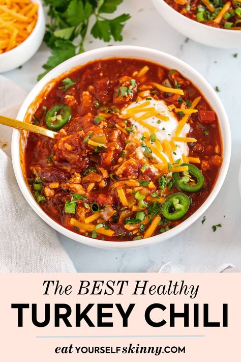 The BEST Healthy Turkey Chili recipe full of fresh veggies, lean ground turkey and packed with flavor for the perfect cozy weekend meal! Healthy Turkey Chili Stovetop, The Best Healthy Turkey Chili, Clean Turkey Chili, Easy Healthy Turkey Chili, Turkey Sausage Chili Recipe, Healthy Turkey Chilli, Lean Turkey Recipes Healthy, Gluten Free Turkey Chili Crock Pot, Healthy Chili Recipe Crockpot Turkey