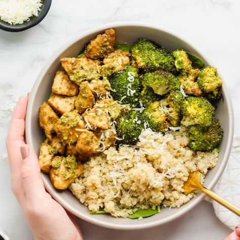 Pesto Quinoa Bowl, Pesto Quinoa, Quinoa Recipes Easy, Quinoa Recipes Healthy, Healthy Bowls, Quinoa Bowl, Health Dinner, Health Dinner Recipes, Pesto Chicken