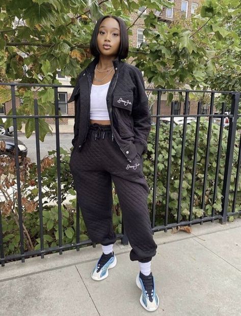 Yeezy V3 Outfit, Yeezy 700 V3 Outfit Women, 700 V3 Outfit, Yeezy 700 V3 Outfit, Yeezy V3, Girls Winter Fashion, Walk With God, Fashion Bible, Simply Fashion