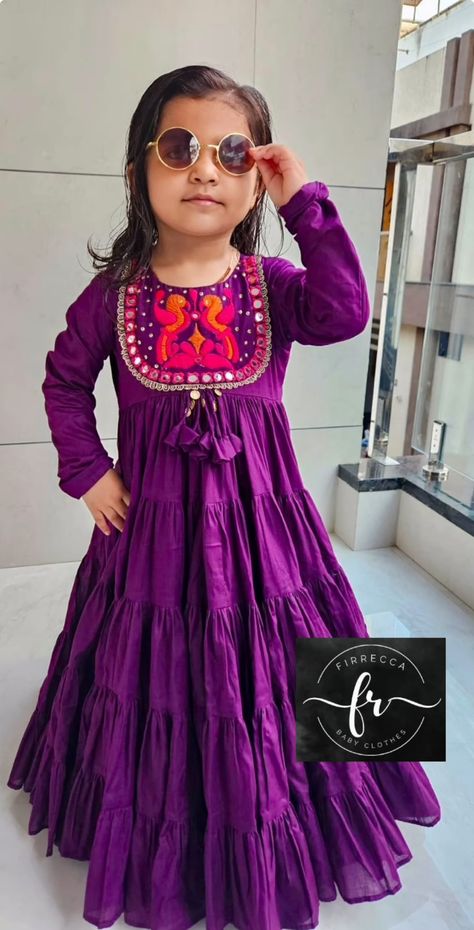 Navratri Dress For Girls Kids, Diwali Outfits For Girls Kids, Panjabi Dress Front Neck Designs, Kids Girls Dresses Indian, Baby Lehenga, Kids Ethnic Wear, Navratri Dress, Cute Quick Hairstyles