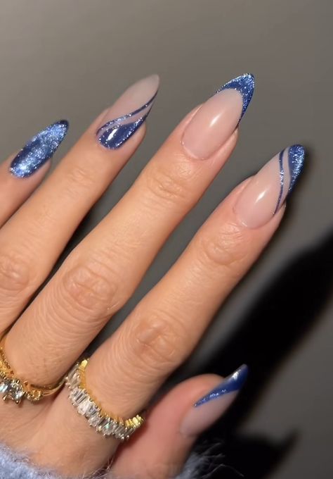 Blue Christmas Nails, Tattoo Nails, Hairstyles Anime, Hoco Nails, New Years Eve Nails, Formal Nails, Her Nails, Almond Nails Designs, White Nail