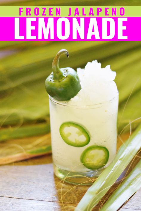 FROZEN JALAPENO LEMONADE - A refreshing frozen mocktail or cocktail that brings a sour punch of lemonade with a spicy jalapeño aftertaste! Jalapeno Lemonade, Diy Frosty, Cocktails Garnish, Margarita Truck, Frosty Paws, Sour Punch, Garnish Ideas, Raspberry Mojito, Coconut Margarita