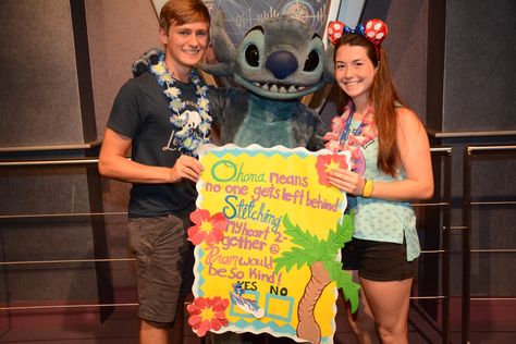 Promposal with Stitch 🥰 Stitch Themed Hoco Proposal, Stitch Promposal Ideas, Hoco Proposals Ideas Stitch, Stitch Promposal, Lilo And Stitch Promposal, Lilo And Stitch Hoco Proposal, Stitch Homecoming Proposal, Moana Promposal, Disney Promposal