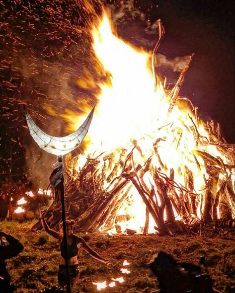 Bealtaine Fire Festival | Hill of Uisneach, Ireland | May | Spring | herondrumsuk Ireland Halloween, Irish Folk Magic, Samhain Festival Ireland, Ireland October, Irish Halloween, Mans Day, Irish Festival, Celtic Festival, Fire Festival