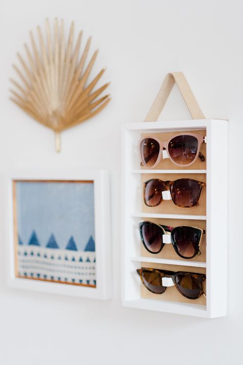 Sunglasses Storage Ideas, Diy Sunglasses Holder, Sunglasses Storage Diy, Diy Sunglasses, Sunglasses Organizer, Sunglasses Display, Sunglasses Storage, Diy Wand, Diy Display