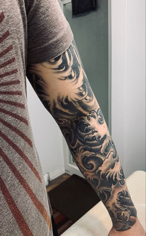 Wind Sleeve Tattoo, Waves Sleeve Tattoo, Japan Sleeve Tattoo, Geometric Wave Tattoo, Half Leg Sleeve Tattoo, Japanese Full Sleeve, Crisantemo Tattoo, Japanese Forearm Tattoo, Basketball Painting