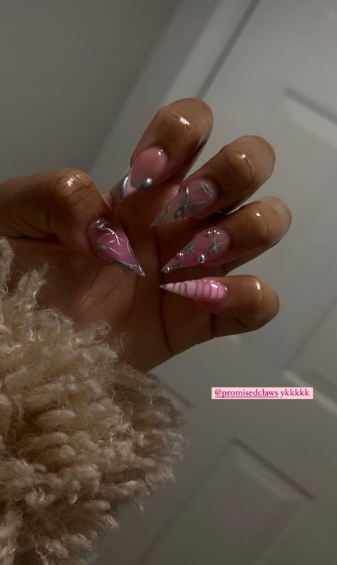 Stiletto Nails Idea, Cute Short Stilleto Nails Designs, Stalitoes Nails Design, Medium Stilleto Nail Design, Nail Designs Stiletto Shape, Stiletto Nails Designs Spring, Stelltos Nails Design, Short Stiletto Nail Designs, Short Stelltos Nails