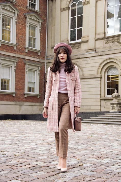 PINK LOOKBOOK Pink And Brown Outfit, Pink Academia Aesthetic, Pink Lookbook, Soft Academia Aesthetic, Pink Fall Outfits, Dark Academia Aesthetic Outfit, Topi Baret, Tan Outfit, Pink Academia