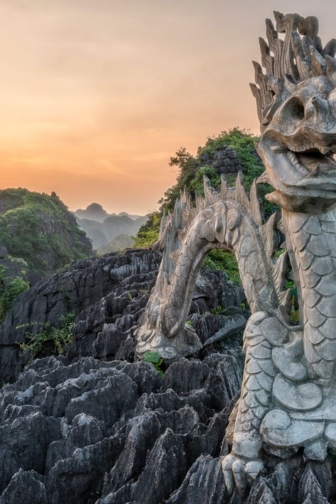 Ninh Binh Vietnam Photography, Travel South East Asia, Laos Landscape, Laos Aesthetic, Vietnamese Aesthetic, Vietnam Scenery, Cave Dragon, Vietnam Landscape, Vietnam Aesthetic