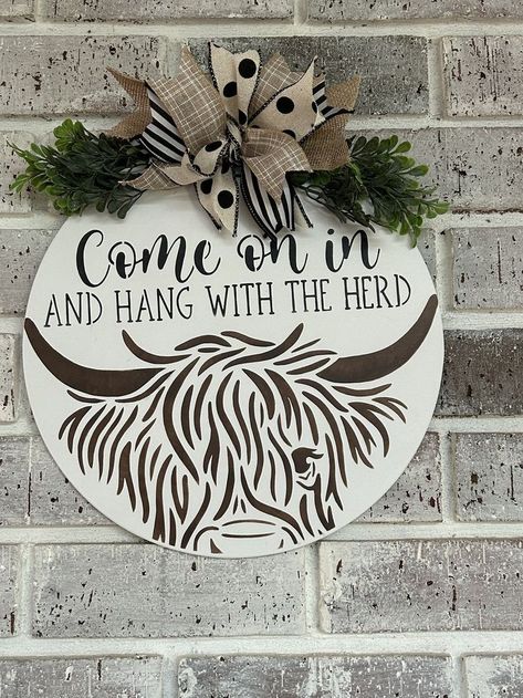 Hi Wooden Door Sign, Christmas Signs Front Door, Porch Decor Signs, Bobber Door Hanger, Highland Cow Door Sign, Cow Christmas Door Hanger, Highland Cow Sayings, Highland Cow Door Hanger Wooden, Wood Welcome Sign Front Door