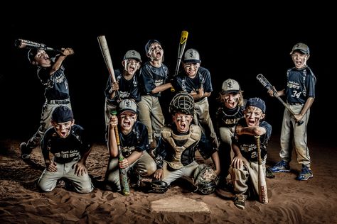 The Sluggers Baseball Group Picture Ideas, Baseball Team Photoshoot, Baseball Team Photoshoot Ideas, Baseball Individual Pictures, Youth Baseball Pictures Poses, Baseball Pictures Ideas, Youth Softball Pictures, Cool Baseball Pictures, Baseball Photo Poses