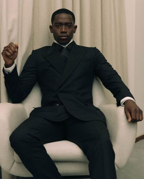 Damson Idris Aesthetic, Blacktie Dresscode, Ball Suits, Black Mens Fashion Suits, Damson Idris, Black Men Suits, Man Candy, Mens Fashion Suits, Black Men Fashion