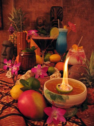 Poolside Ideas, Tiki Bars, Tiki Tiki, Tiki Lounge, Tiki Drinks, Vintage Tiki, Tiki Room, Bar Party, Tiki Party