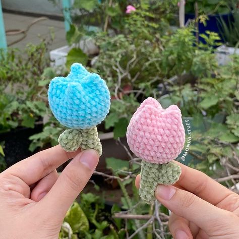 Mini tulips🌷 Tutorial on my chanel: Monua DIY ☻ I really like these colorful tulips, hope you enjoy making it! Another new tutorial will… | Instagram Colorful Tulips, Tulip Decor, Crochet Strawberry, Pola Amigurumi, Diy And Crafts Sewing, Crochet Elephant, Crochet Free, Crochet Bear, Pattern Baby