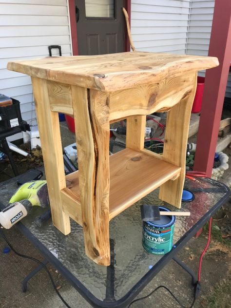 Live Edge End Table Diy, Rustic End Tables Diy, Wood End Tables Diy, Live Edge Nightstand, Live Edge Nightstand End Tables, Diy Log End Table, Live Edge Bedside Table Night Stands, Cedar End Tables Diy, Live Edge Side Table End Tables