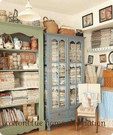 Organizing Shelves, Små Rum Lidt Plads, Sewing Spaces, Dream Craft Room, Craft Room Design, Sewing Room Organization, Quilting Room, Organization Storage, Organization Diy